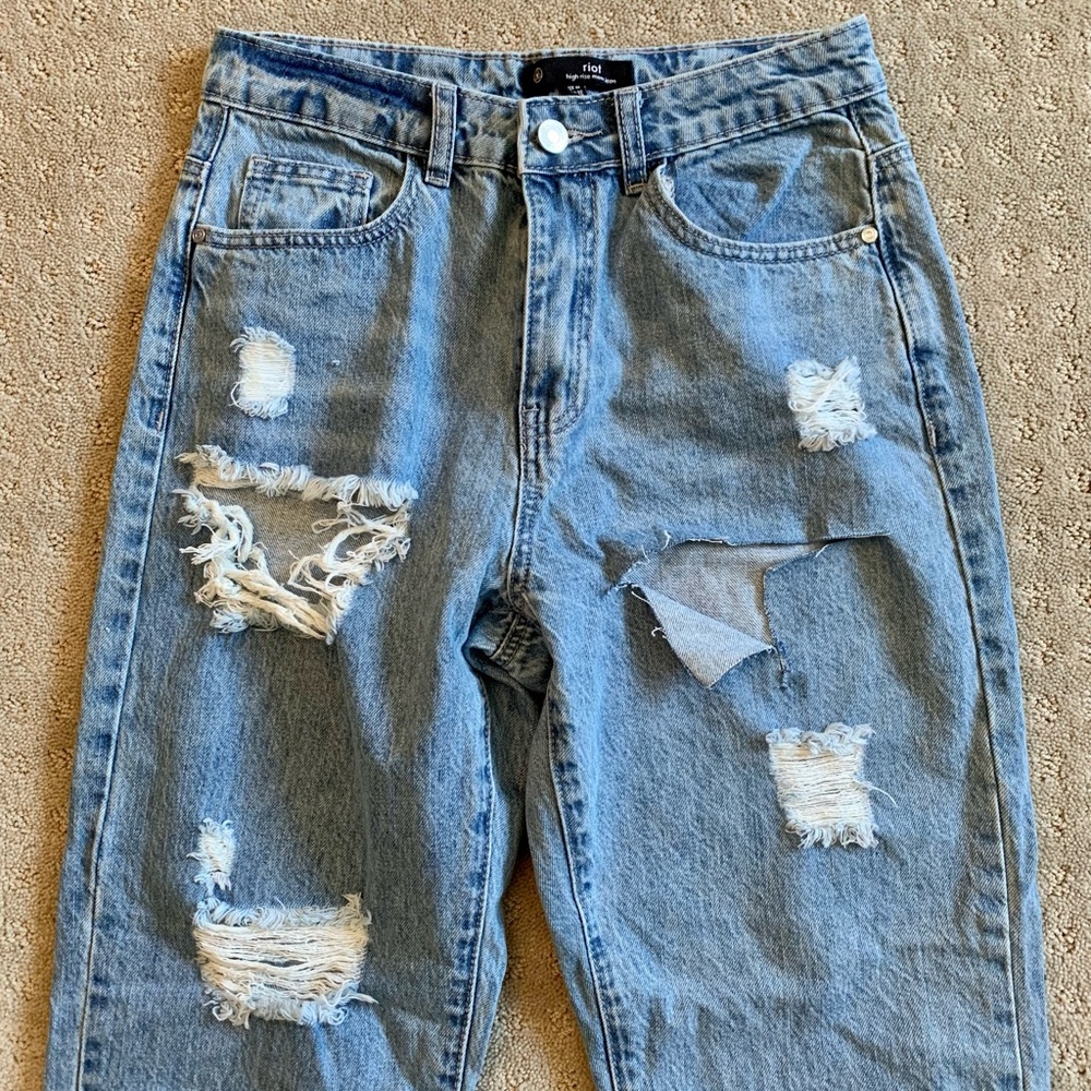Missguided Riot Ripped Mom Jeans - Picture 11 of 12